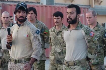 Sammi nació en un campo de refugiados y se mudó a los Estados Unidos en 2010, donde sirvió en la Marina como médico, lingüista y asesor cultural del Ejército estadounidense en Afganistán.