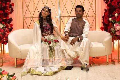 Sammi y Safi intercambiaron votos matrimoniales en una boda que celebró sus respectivas culturas y religiones.