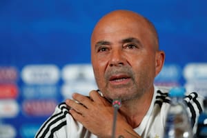 Sampaoli devela el enigma: "Le comuniqué a Messi" que ponía al "Kun"