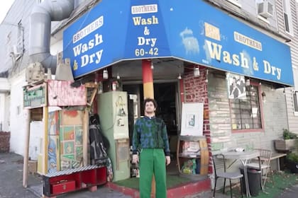 Sampson Dahl habita la vieja lavandería desde el 2019