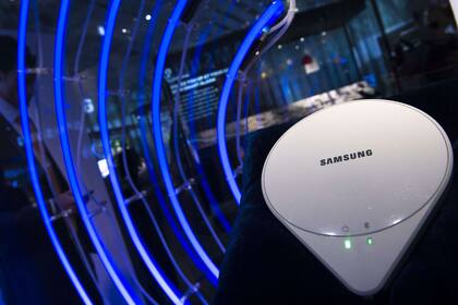 Samsung SleepSense, un dispositivo para monitorear el estado del sueño y controlar los dispositivos hogareños. La compañía surcoreana planea incorporar la plataforma Viv para dotar de inteligencia artifical a sus equipos y servicios