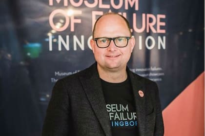 Samuel West, el director del Museo de los fracasos