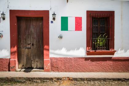 La fachada de una cada en San Sebastián del Oeste