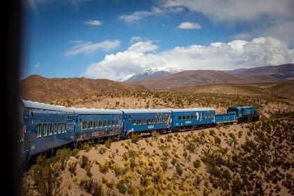 En un inicio el tren se usó para el movimiento de mercancías, pero no impactó en la economía como se esperaba; en 1971 fue relanzado con fines turísticos