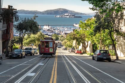 San Francisco tiene muchos atractivos, pero enfrenta la presión inmobiliaria del crecimiento de su población y la escasez de sitios asequibles para vivir