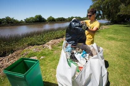 San Isidro: voluntarios recolectaron tres toneladas de basura de la costa del río