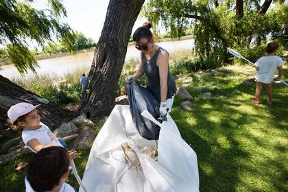 San Isidro: voluntarios recolectaron tres toneladas de basura de la costa del río