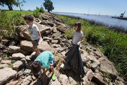 San Isidro: voluntarios recolectaron tres toneladas de basura de la costa del río