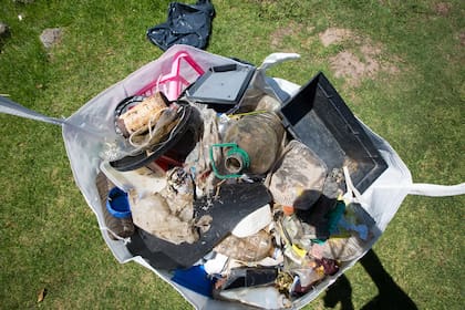 San Isidro: voluntarios recolectaron tres toneladas de basura de la costa del río