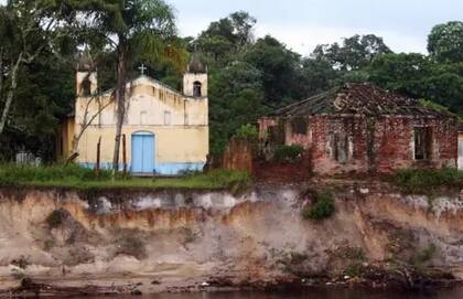 San José de Ararapira es un distrito ubicado en el municipio de Guarçouba y está ubicada en la frontera entre San Pablo y Paraná.