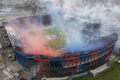 San Lorenzo está en ebullición institucional; mientras, juega este viernes contra Riestra en el Nuevo Gasómetro, por el torneo Clausura.