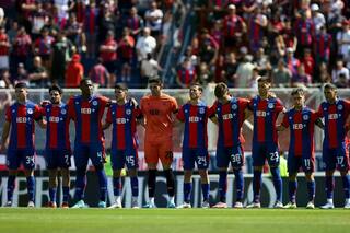 Detrás de las luces de la selección hay paros de jugadores y cuentas que nunca cierran