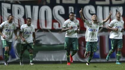 San Lorenzo utilizará las camisetas que intercambiaron en el duelo copero con Chapecoense