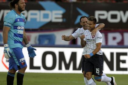 San Lorenzo volvió a sonreir ante su gente