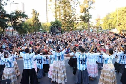 San Miguel se destaca por su Carnaval Criollo, una fiesta llena de folklore y tradición