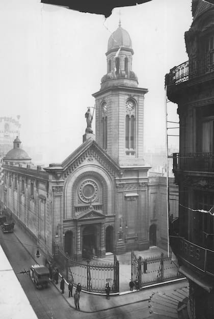 San Nicolás es uno de los templos que le da nombre al barrio.