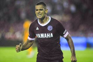 Lanús fue implacable y le dio un golpe casi decisivo al Central de Bauza