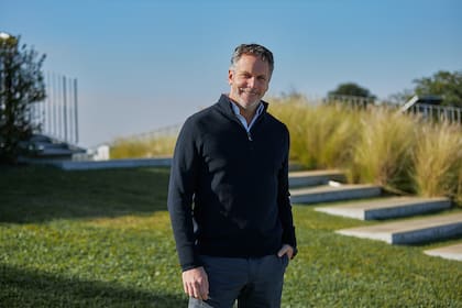 Sandleris cree que aún no hay un atraso cambiario y opina que Milei debe ser cauto para levantar el cepo