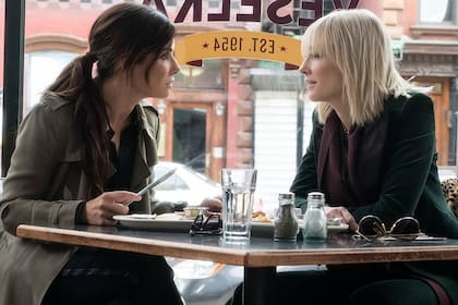 Sandra Bullock interpreta a Debbie Ocean, la mente detrás del gran golpe (Foto: Netflix)