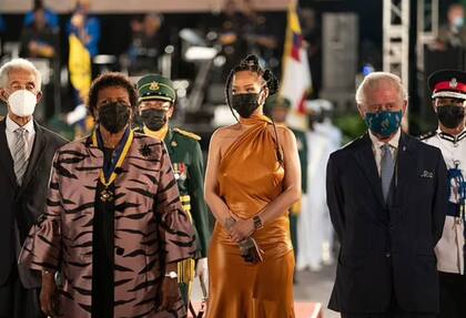 Sandra Mason, la primera presidenta de Barbados; Rihanna y el príncipe Carlos participaron de la ceremonia de inauguración de la presidencia