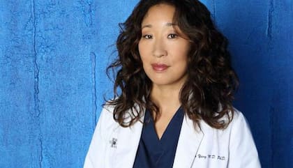 Sandra Oh como la recordada Cristina Yang de “Grey’s Anatomy”.