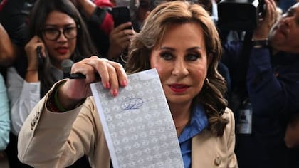 Sandra Torres fue la candidata más votada en la primera vuelta de las elecciones presidenciales y disputará el balotaje contra Bernardo Arévalo en agosto