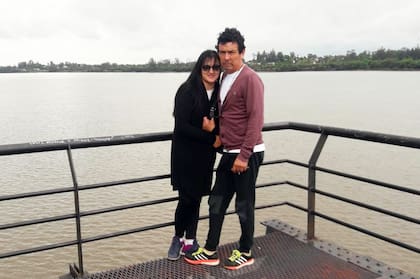 Sandra y Carlos se reencontraron después de 35 años.