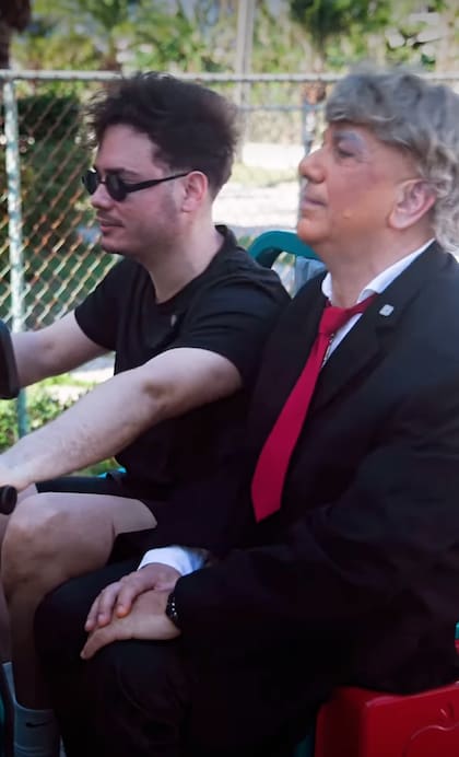 Sandro Castro paseó por La Habana junto a un amigo suyo caracterizado como Donald Trump