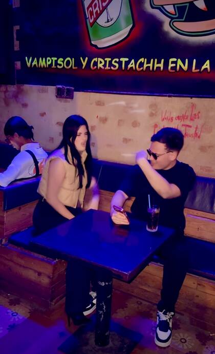 Sandro Castro pretende ser un playboy que rechaza candidatas que se le declaran en los bares de La Habana