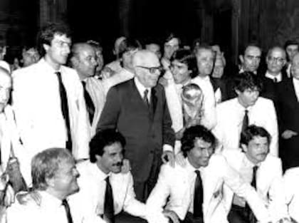 Sandro Pertini, el partisano socialista que se convertiría en presidente de Italia entre 1978 y 1985, anunció que Benito Mussolini sería fusilado "como un perro rabioso" el 28 de abril de 1945