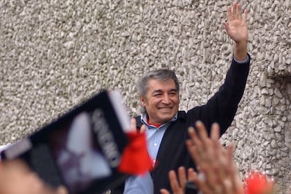 Sandro saluda en su cumpleaños, el 19 de agosto de 2003