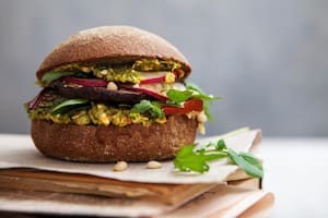 Sandwich de berenjena, zucchini y mayonesa de zanahoria