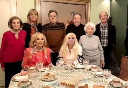 Sándwich de miga y budín, el menú escogido por la Chiqui