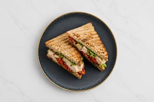 Sándwich de pollo grillado