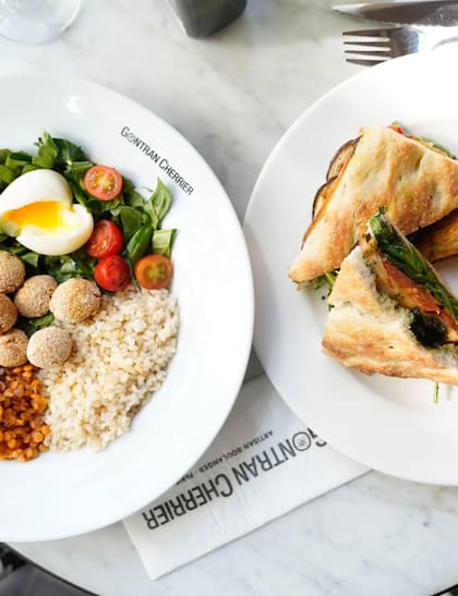Sándwiches y ensaladas, una buena propuesta para convertir la merienda en un teanner