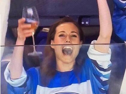 Sanna Marin se hizo popular por su buena gestión y su estilo descontracturado