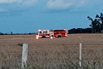 Santa Fe: hacían acrobacias con su avioneta y se estrellaron contra un campo