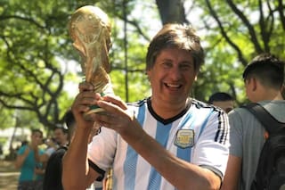 Un intendente de Santa Fe se pidió licencia para ir al Mundial