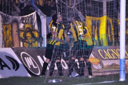 Santamarina quedó como único líder