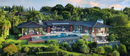 Carlos Santana compró una propiedad con una superficie de más de 2.400 metros cuadrados en Hawai