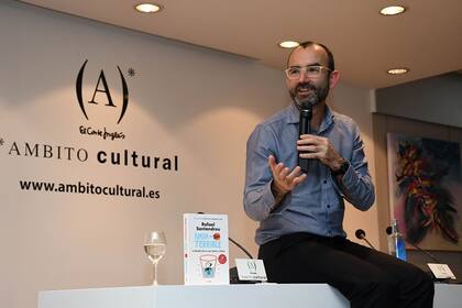 Santandreu, en la presentación de uno de sus libros