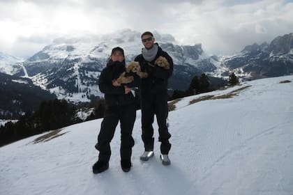 Santi Giménez y Fernanda Serrano se conocieron durante la pandemia a través del videojuego Call of Duty / Instagram @ferserranoc