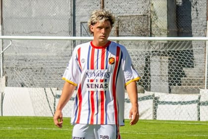 El influencer puso en pausa las colectas solidarias y empezó a jugar al fútbol. Actualmente se desempeña en la reserva del Club Atlético Colegiales