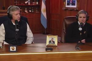 Santiago Bausili y Luis Caputo, una vez más presentándose en un programa oficialista, tras otra semana difícil