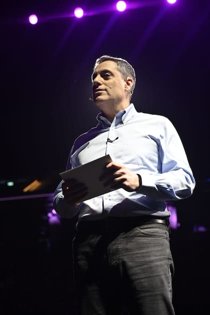 Santiago Bilinkis es emprendedor y tecnólogo argentino, que promueve la reflexión sobre el futuro del planeta con Inteligencia Artificial