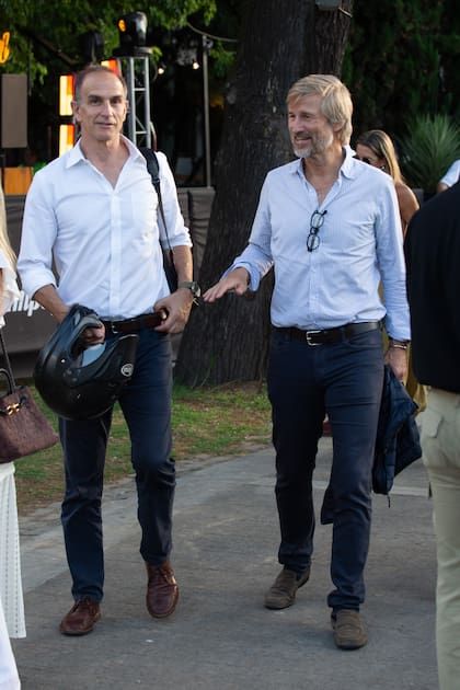 Santiago Born y Francisco Bosch coincidieron en sus looks: camisas y pantalones azules