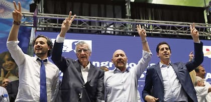 Gioja, junto a Santiago Cafiero, Gildo Insfrán y Eduardo de Pedro, en el último congreso del PJ nacional