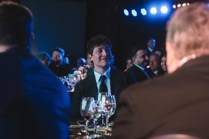 Santiago Caputo en la cena de CPAC