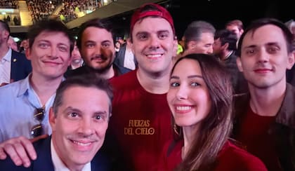 Santiago Caputo, junto a Agustín Romo, Daniel Parisini y Sebastián Amerio, entre otros