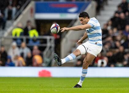 Santiago Carreras ganó continuidad en Gloucester jugando como apertura y se erige como el principal candidato para ocupar ese puesto en el Mundial